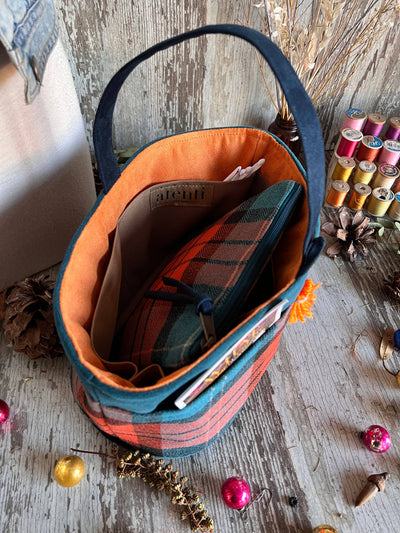 Knitting and Crochet Organizer Project Bag: Miss Lizzy Caddy