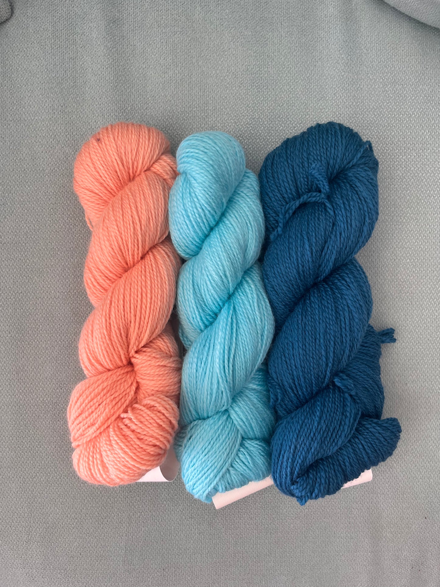 Cascade 220 Superwash Fingering - 100% Superwash Merino