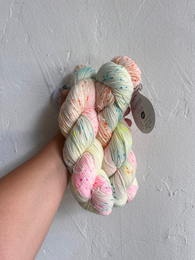 Symfonie Hand Dyed Yarns - Viva - Superwash Merino DK Variegated