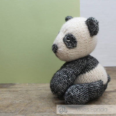 Mees Panda Knitting Kit