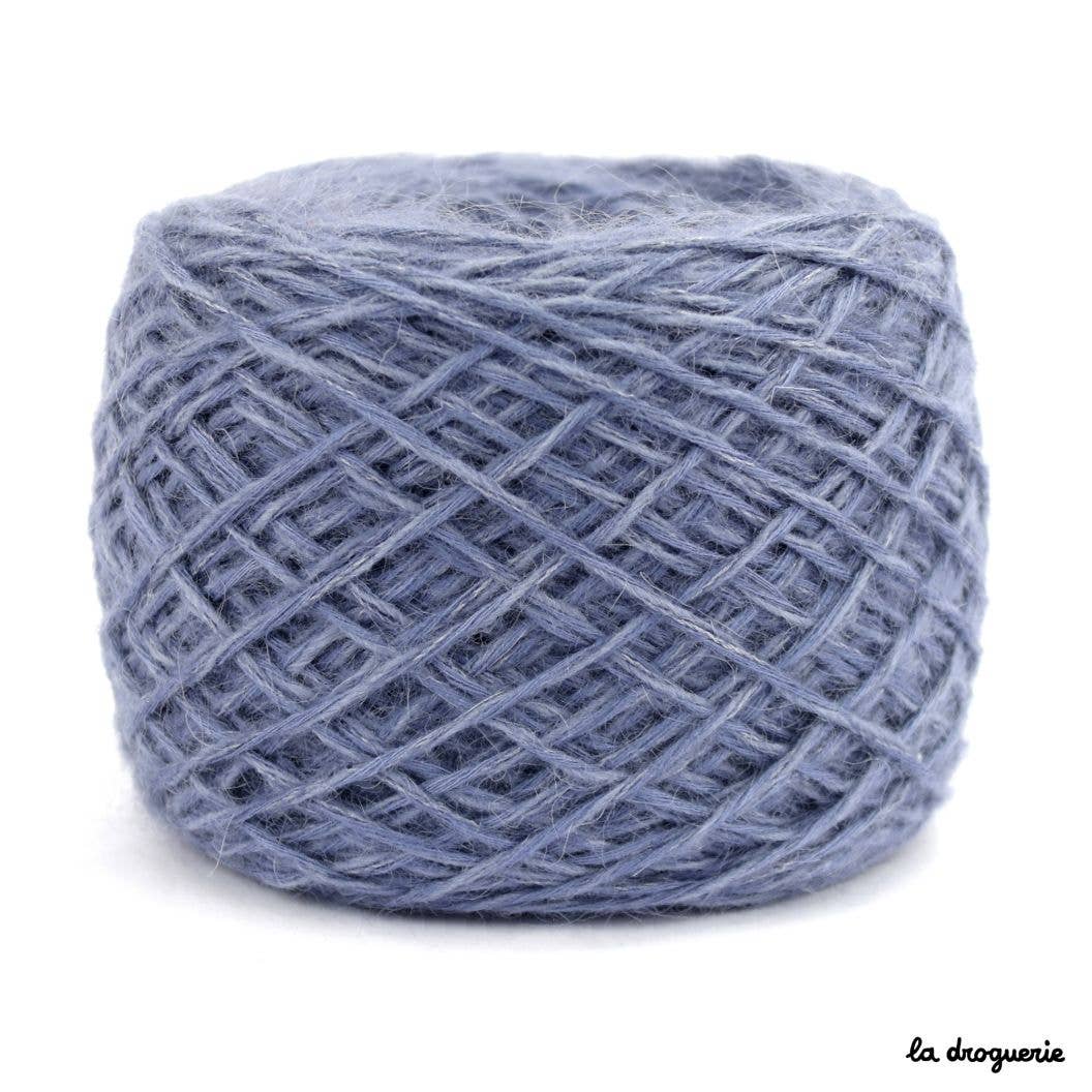 Caresse knitting yarn