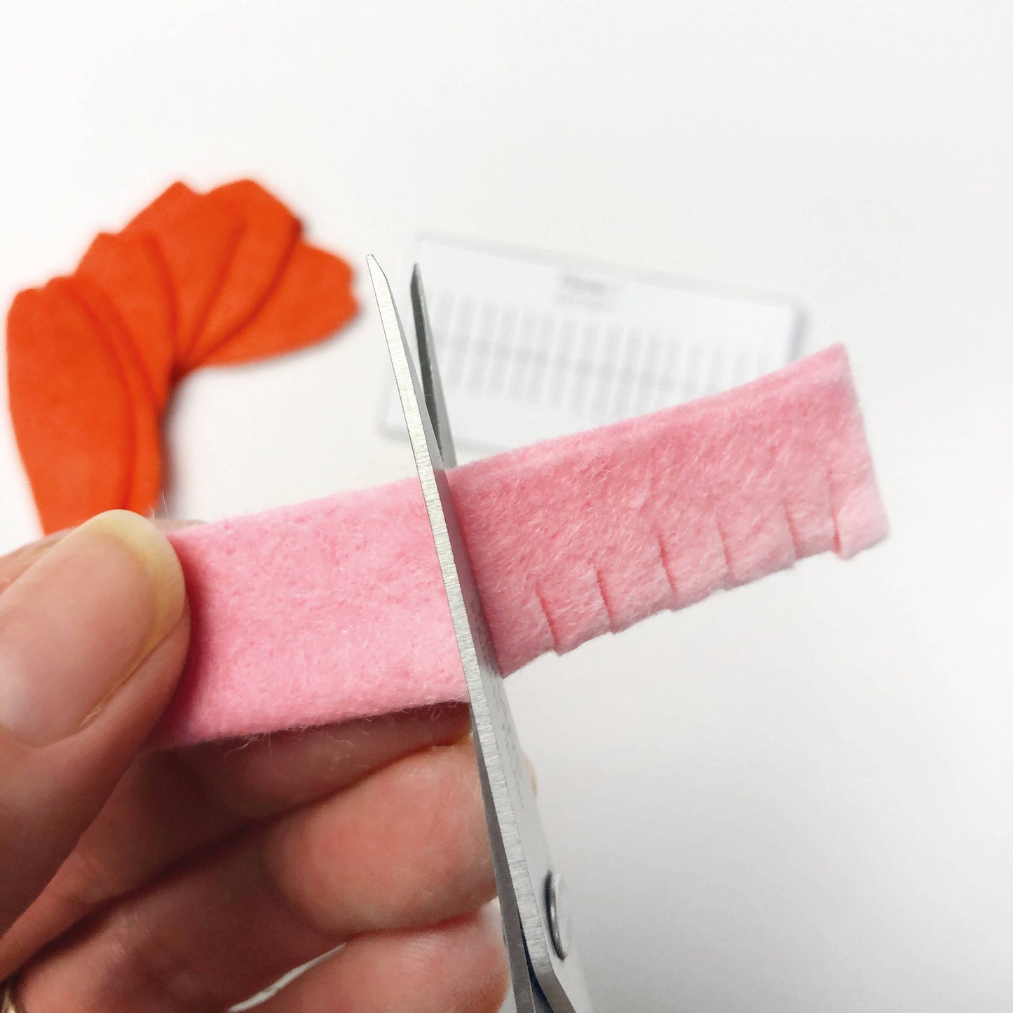 Felt flower and macrame kit. Make a bright spring wreath.