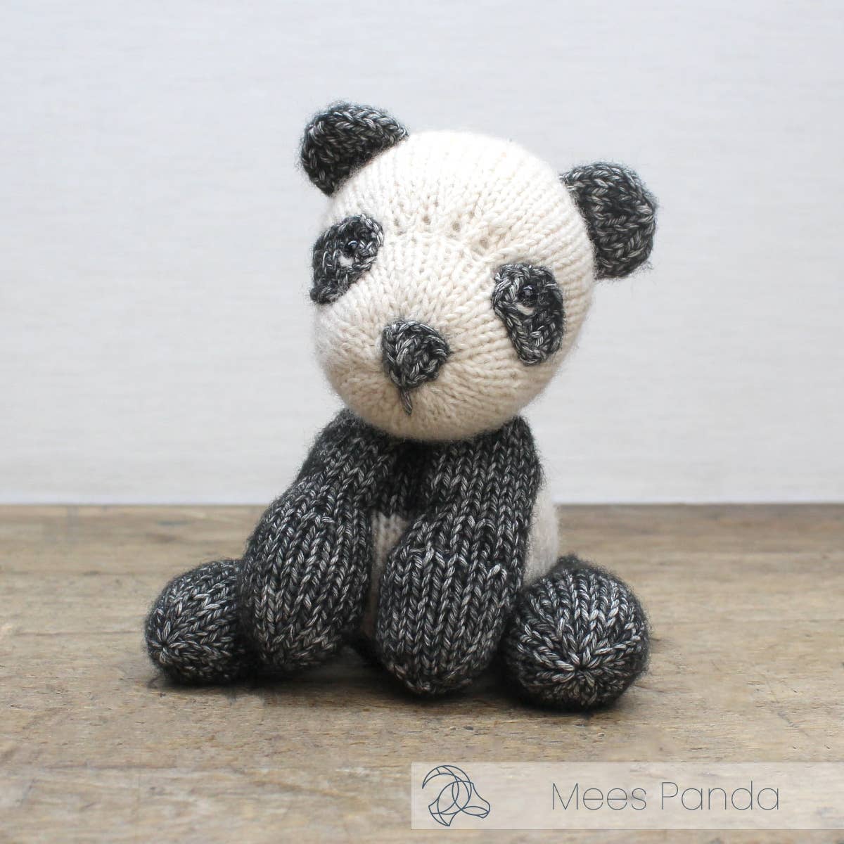 Mees Panda Knitting Kit