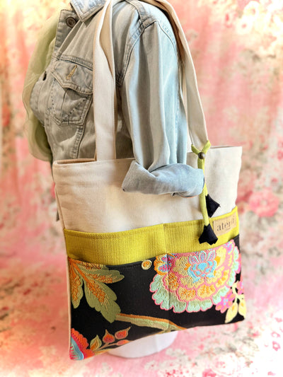 Wild Garden Tutto, Jacquard Tote: Elegant & Versatile