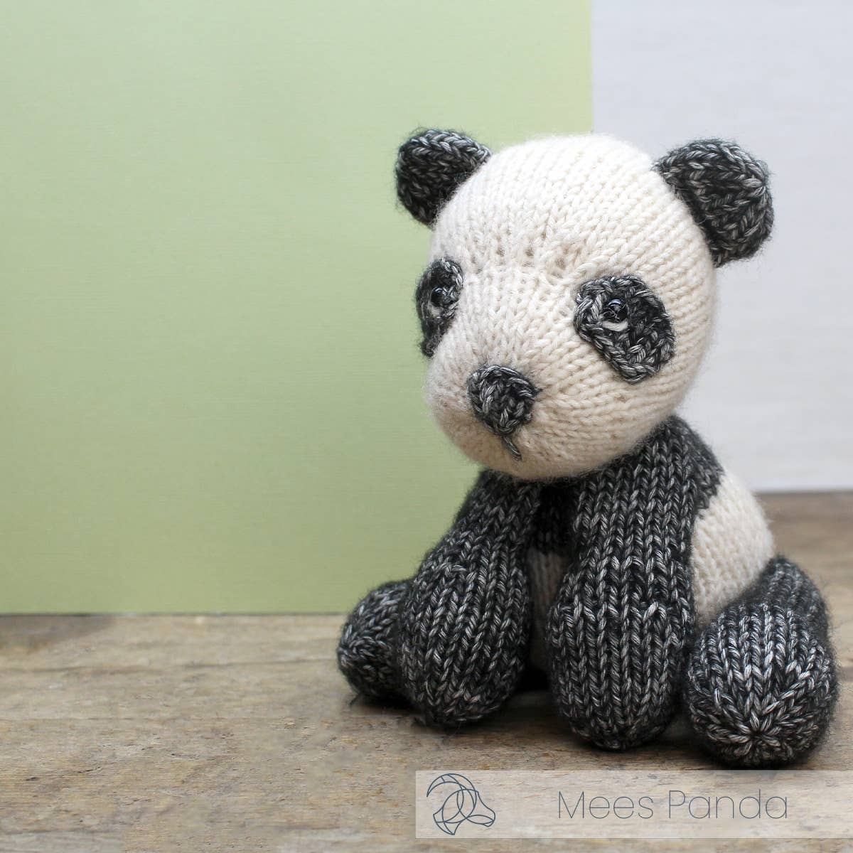 Mees Panda Knitting Kit