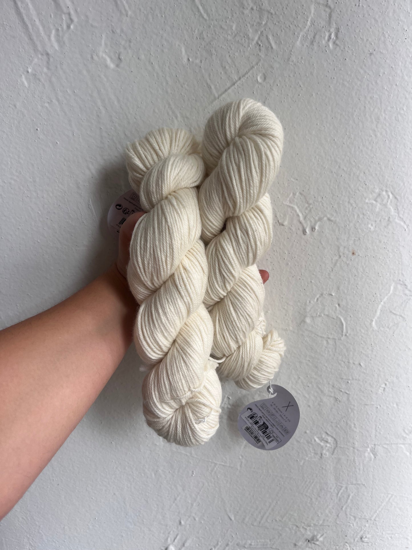 Symfonie Hand Dyed Bella- Superwash Merino