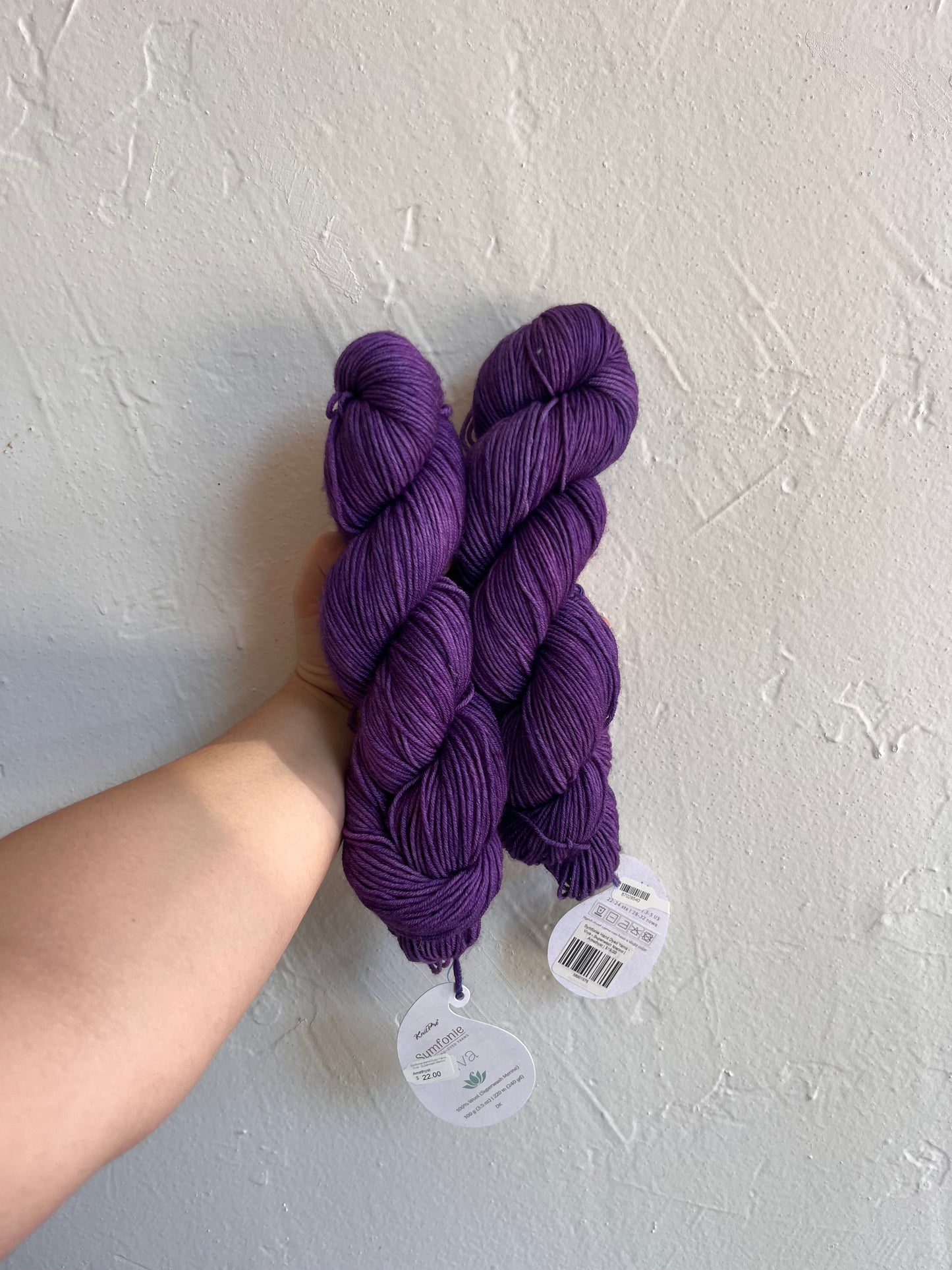Symfonie Hand Dyed Yarns - Viva - Superwash Merino