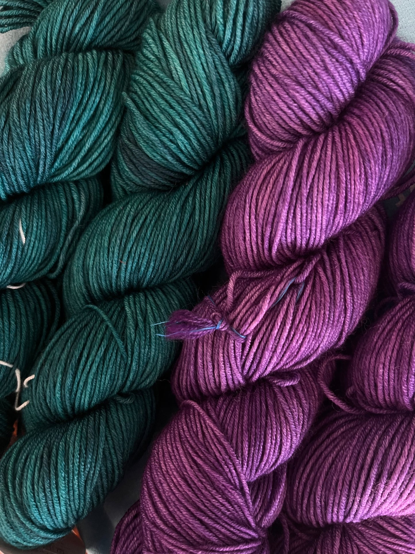 Symfonie Hand Dyed Yarns - Viva - Superwash Merino