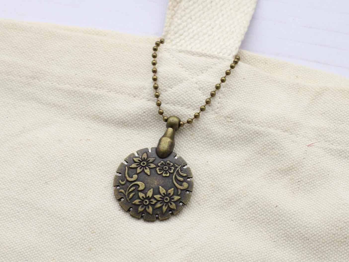 Yarn Cutter Pendant