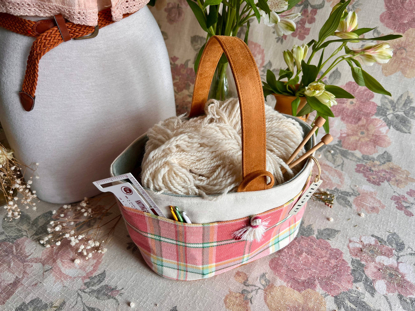 Knitting and Crochet Organizer Project Bag, Bubblegum Caddy