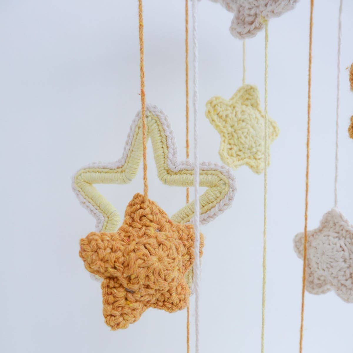 DIY Crochet Kit Mobile with Stars Kailua Almond