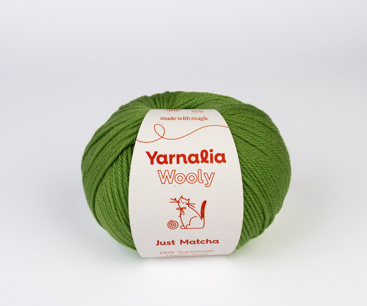 Yarnalia Wooly - 100% Superwash Merino Wool